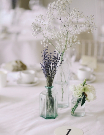 Vasen mit Blumen